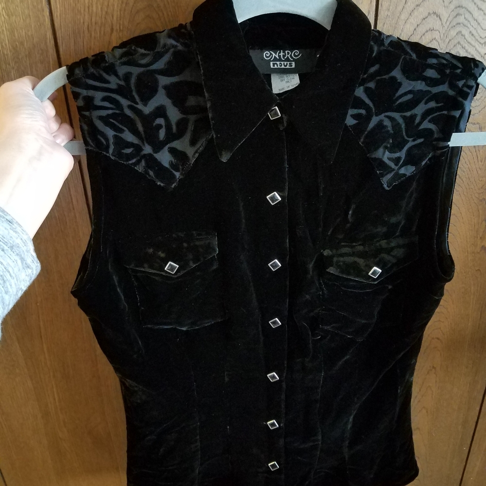 Vintage medium snap velvet top